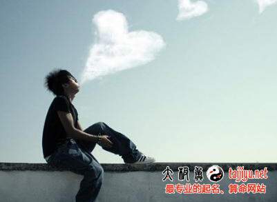 天秤座男生女生喜歡一個(gè)人的表現(xiàn)